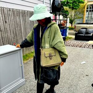 Louis Vuitton Mary Kate Messenger